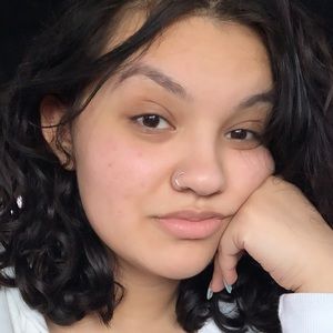 Meet your Posher, Kassandra